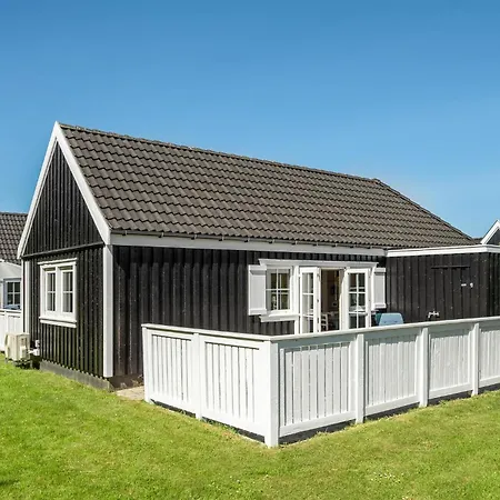 Dom wakacyjny Stunning In With Sauna Vejby